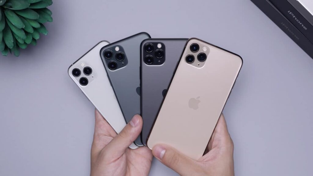 Best Selling 7 Out Of 10 Smartphones In 2021 Were IPhones : Report
